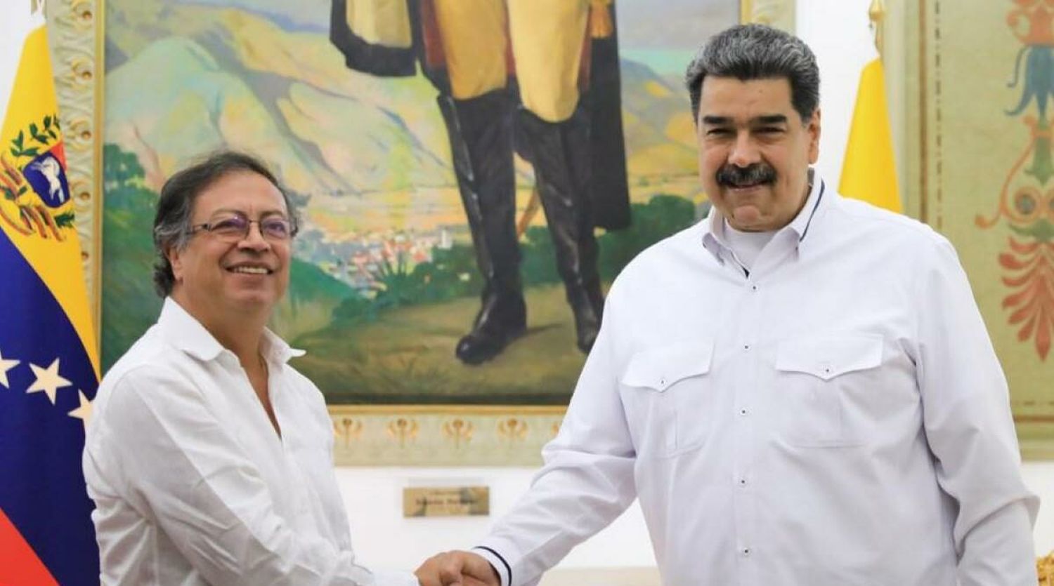 Sesgado Petro: pide «desbloquear económicamente al gobierno venezolano» para frenar la migración