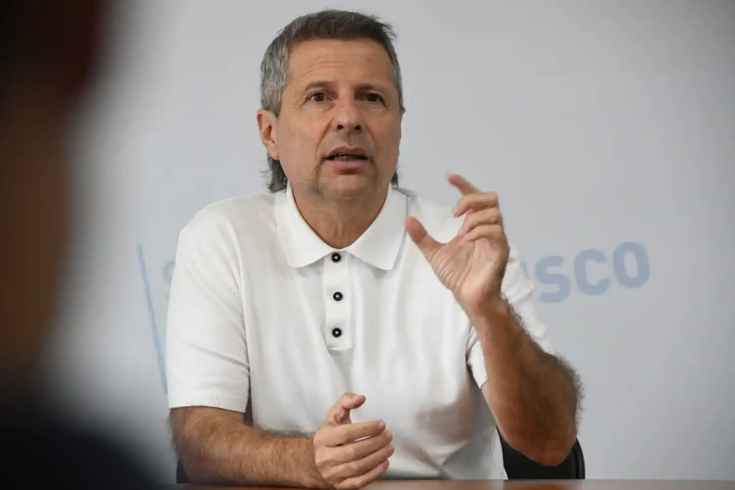 Bernarte se sumó al reclamo de más de 160 intendentes por deudas y falta de servicios.