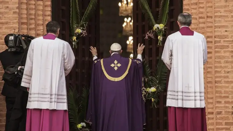 El Papa visitó una mezquita en una de las zonas más peligrosas de la capital centroafricana