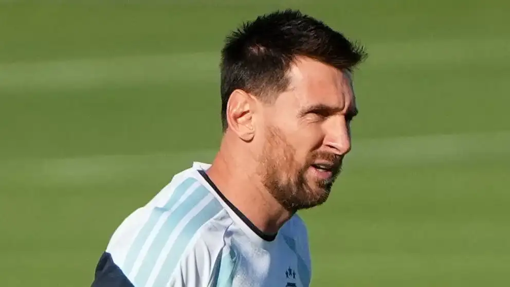 Lionel Messi durante un entrenamiento previo al debut de la Selección Argentina en el Mundial 2026.