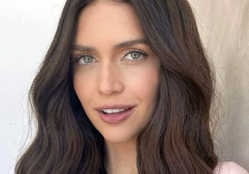 Zaira Nara