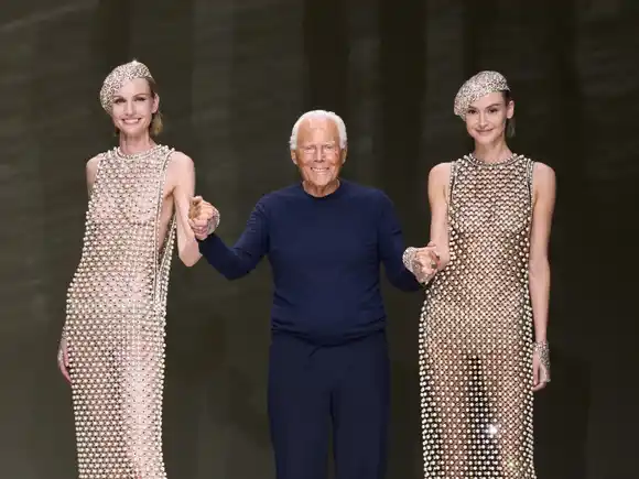 Muere a los 91 años el legendario diseñador GIORGIO ARMANI, el "rey de la MODA"