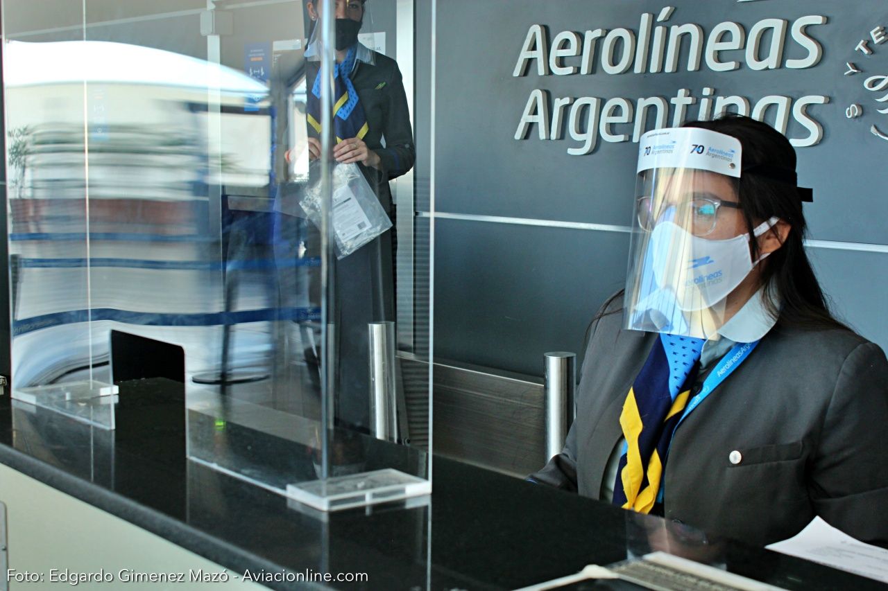 Aerolíneas Argentinas will press charges against COVID-19 positive travelers attempting to board flights