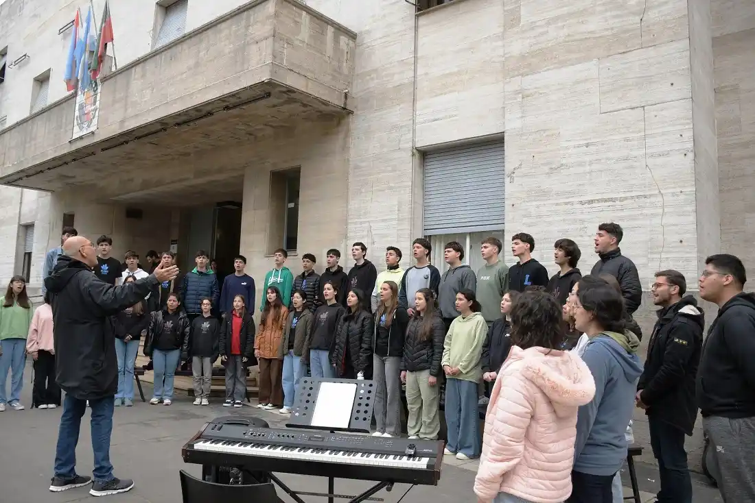 Se presentó en Concordia el coro del Instituto Superior Adventista de Misiones