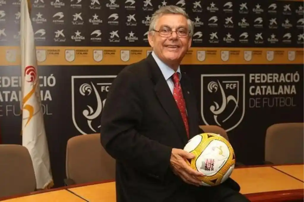 Un exdirectivo del Barça guardaba en su casa una nota con menciones a “cheques” y “dinero en negro”