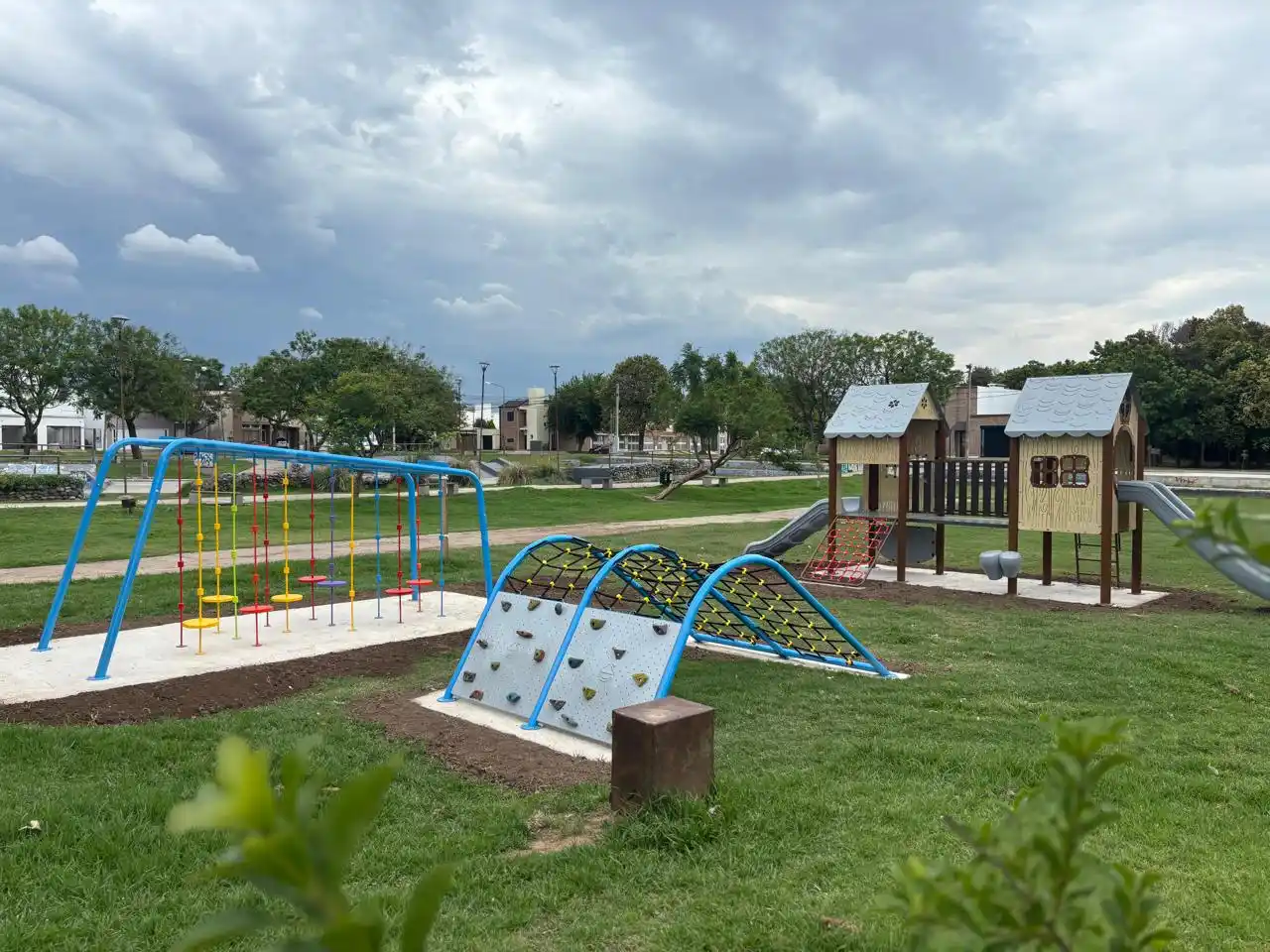 Nuevo espacio de juegos infantiles en el Pizzurno