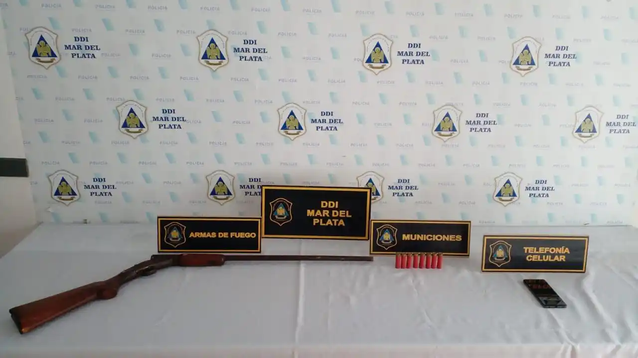 Algunos de los elementos secuestrados en el allanamiento en el barrio El Progreso.