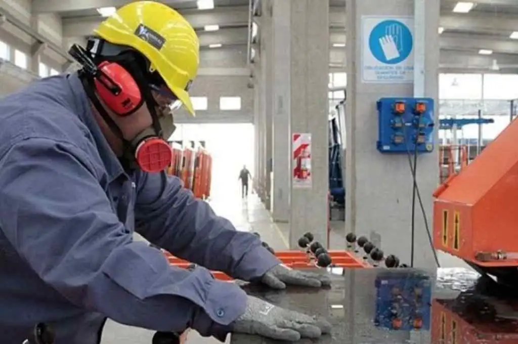 La producción de Pymes industriales cayó 10,8 % interanual durante agosto