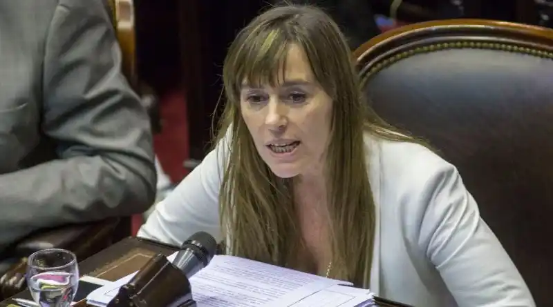 Juliana Di Tullio consideró que la deuda con el FMI "es ilegal" y reconoció que "la gente sufre mucho"