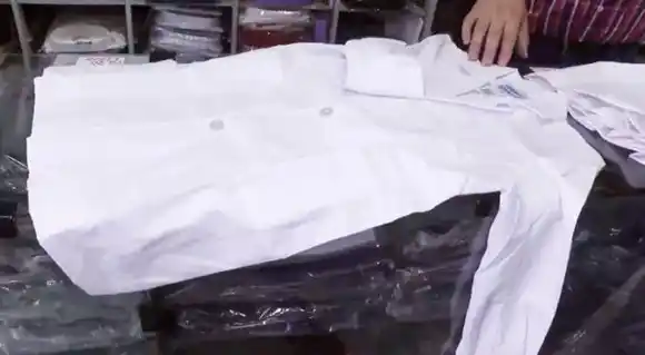 Los guardapolvos escolares por las nubes