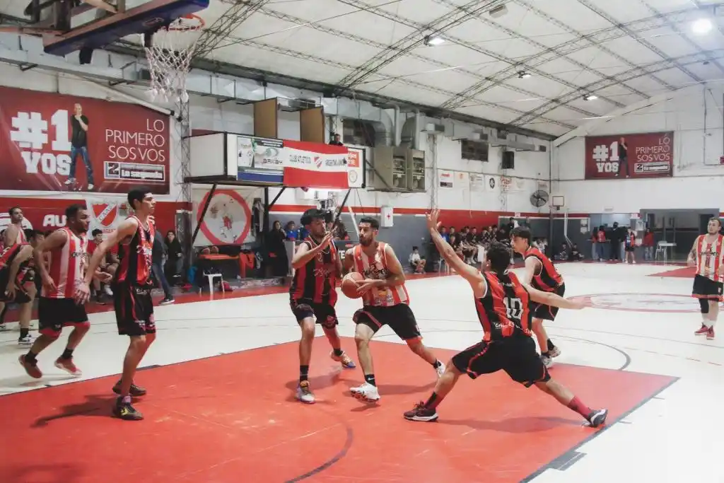 Básquet: Ganaron Quilmes y Costa Sud