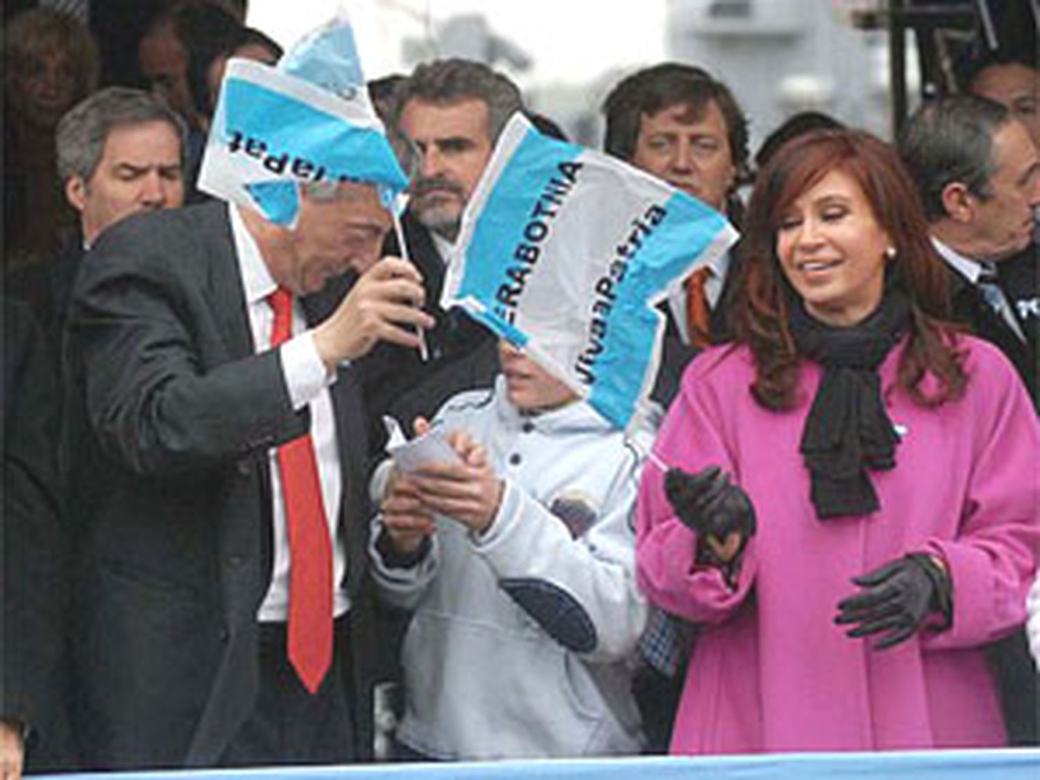 El presidente agitó una  bandera contra Botnia