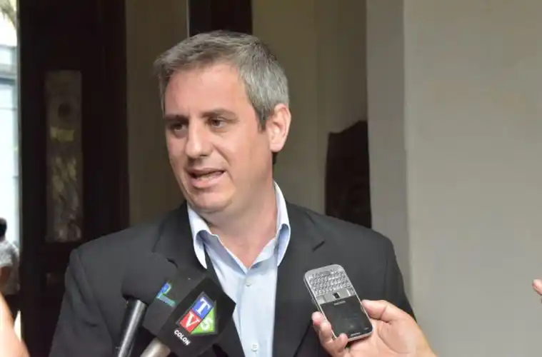 Colón congeló los sueldos de todos los  políticos y concejales por cuatro meses