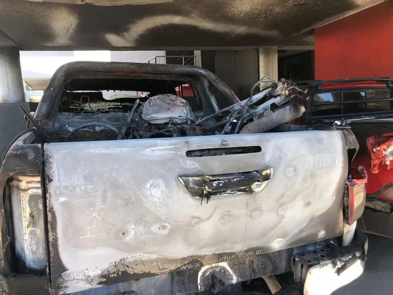 camioneta incendio 4 de abril y pinto 24-04-24 - 4