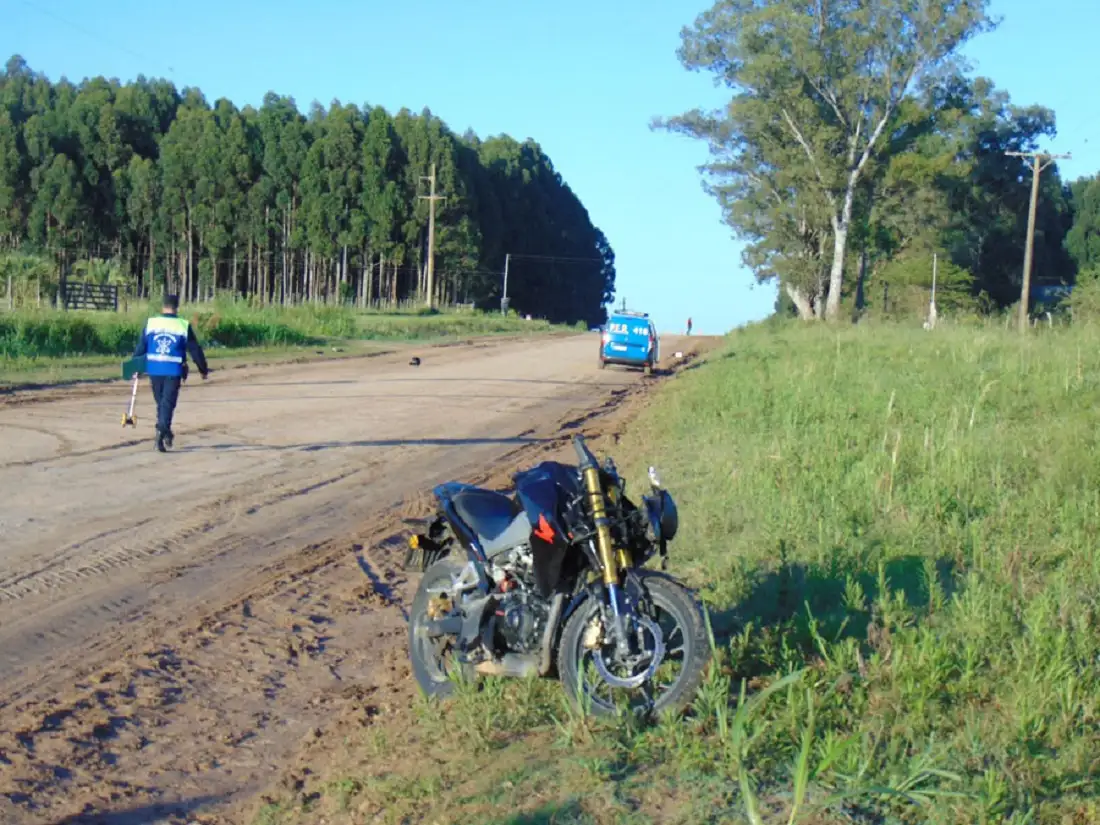 Un motociclista embistió a personas que circulaban caminando: 7 lesionados