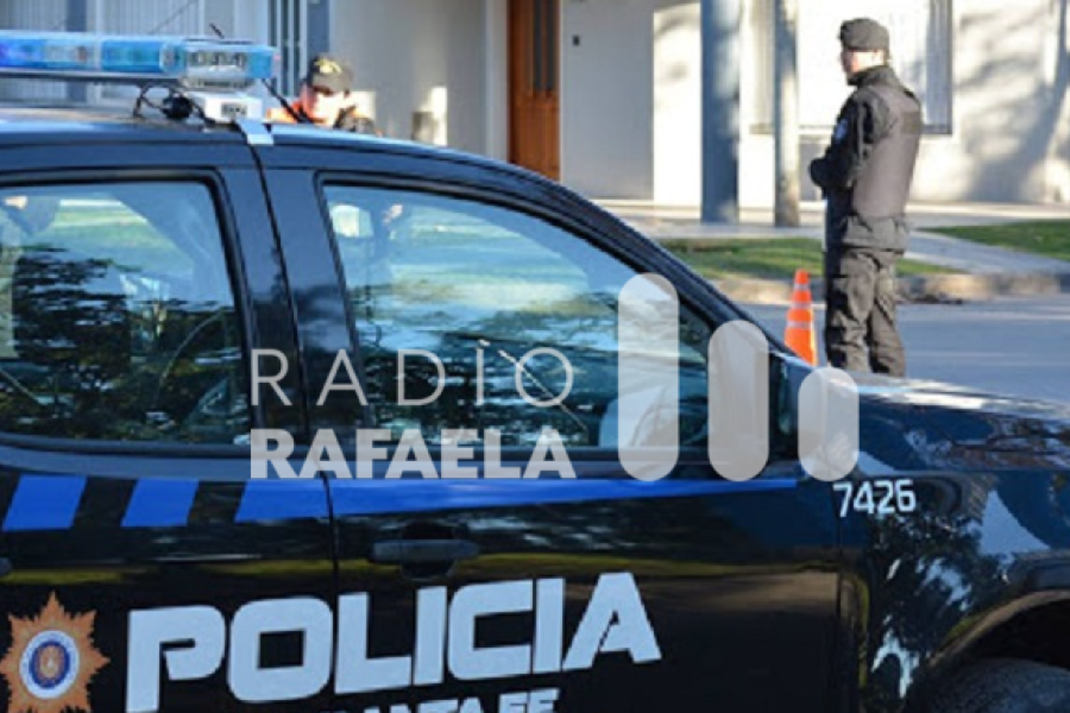 Accidente de tránsito en barrio San Martín entre automóvil y motocicleta