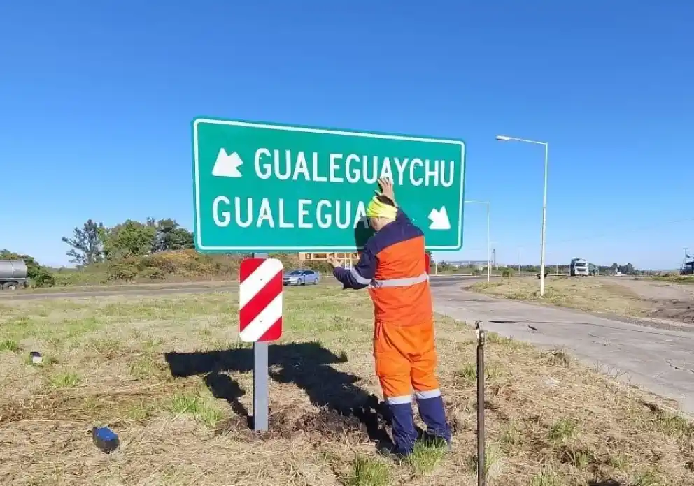 Reinstalaron cartelería vial en la RN 14 y la RP 16 con señalización hacia Gualeguay y Gualeguaychú