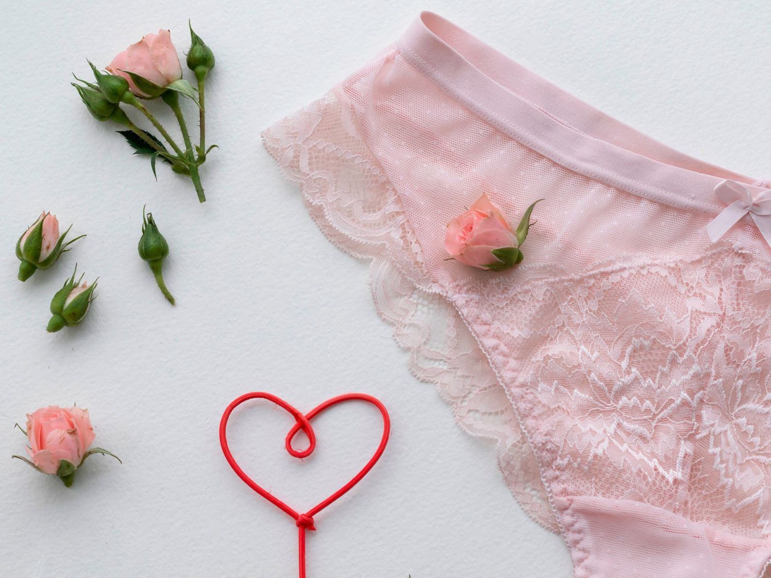 Decile chau a la ropa interior rosa para el 1 de enero: el color que tenés que elegir para el 2026