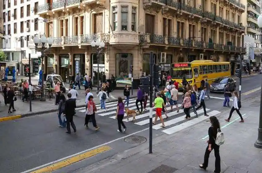 Robaron, chocaron y fueron detenidos
