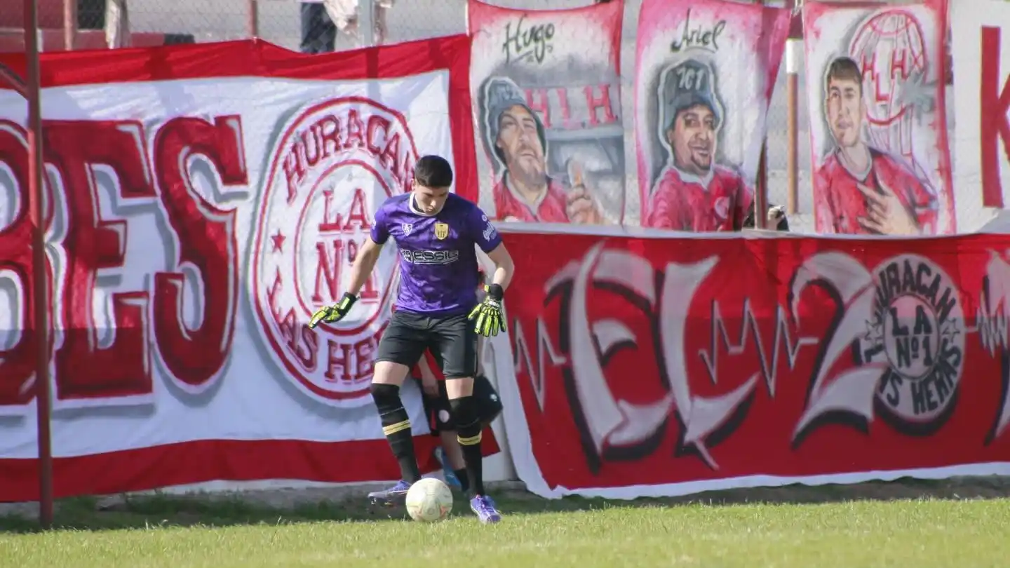 Moris, arquero de Santamarina.