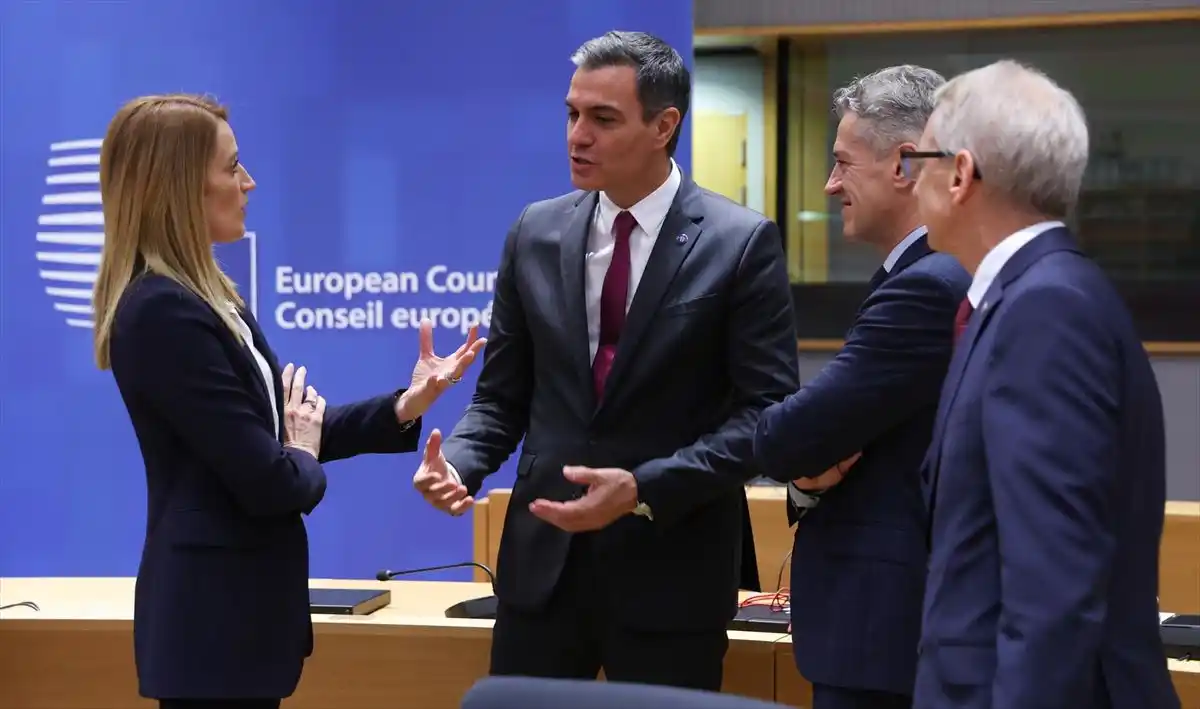 Al centro, Pedro Sánchez durante la reunión del Consejo Europeo.