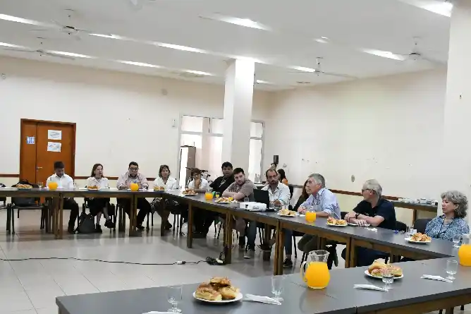 Prestadores turísticos y comerciantes recibieron información sobre financiamiento y desarrollo productivo