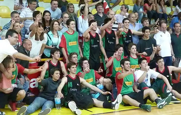 Neptunia goleó a Unión y clasificó primero