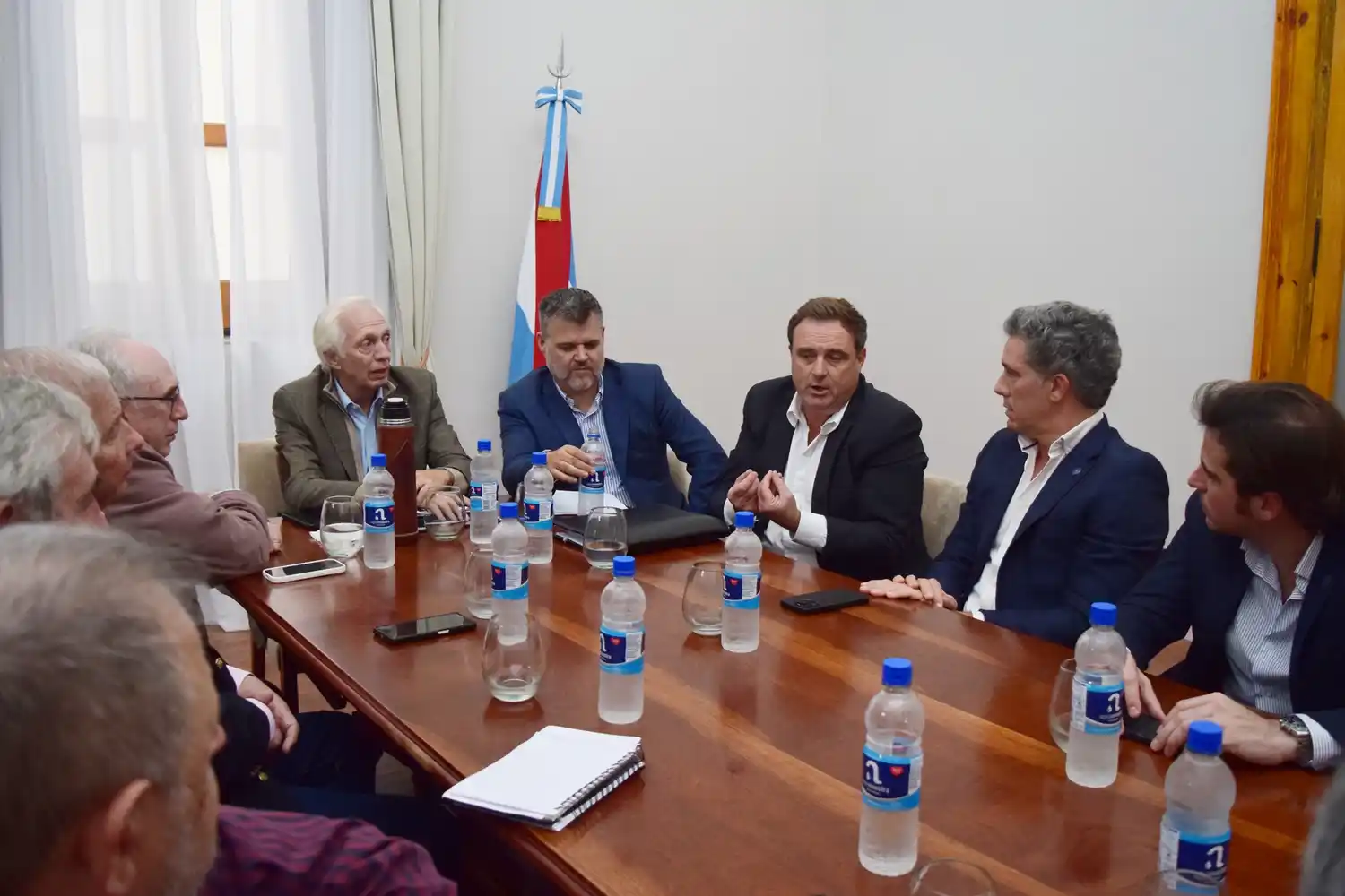 Diálogo entre el Gobierno provincial y la Mesa de Enlace por el Impuesto Inmobiliario Rural y mejoras en caminos productivos