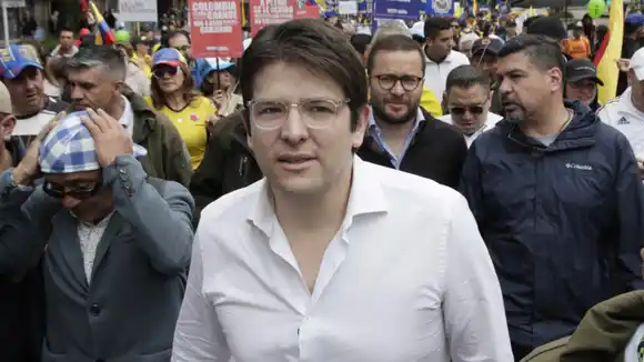 Murió Miguel Uribe Turbay, candidato presidencial colombiano baleado en un acto de campaña