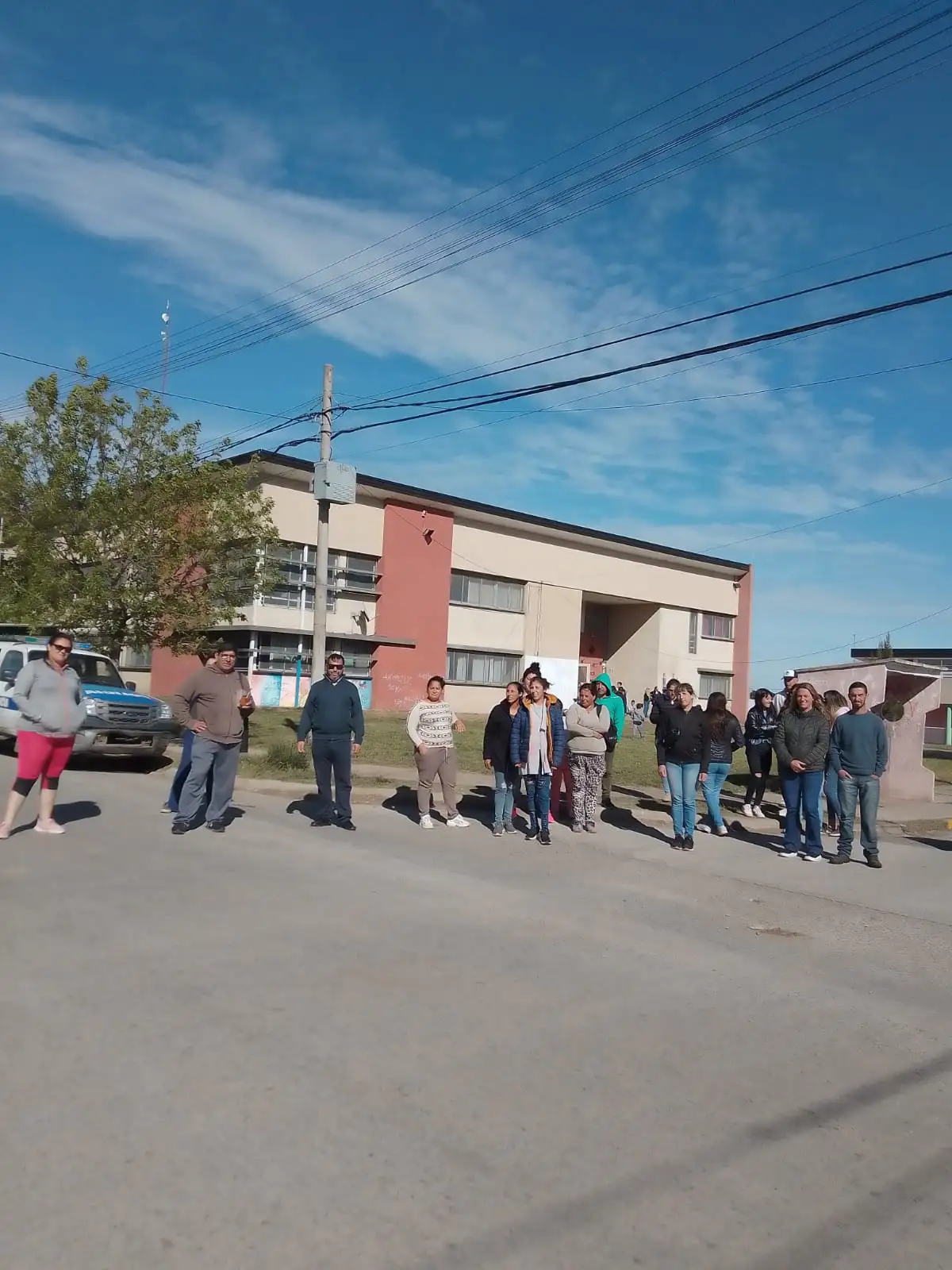 Con restricciones de acercamiento que no surten efecto, en la Secundaria 7 continúa la violencia barrial