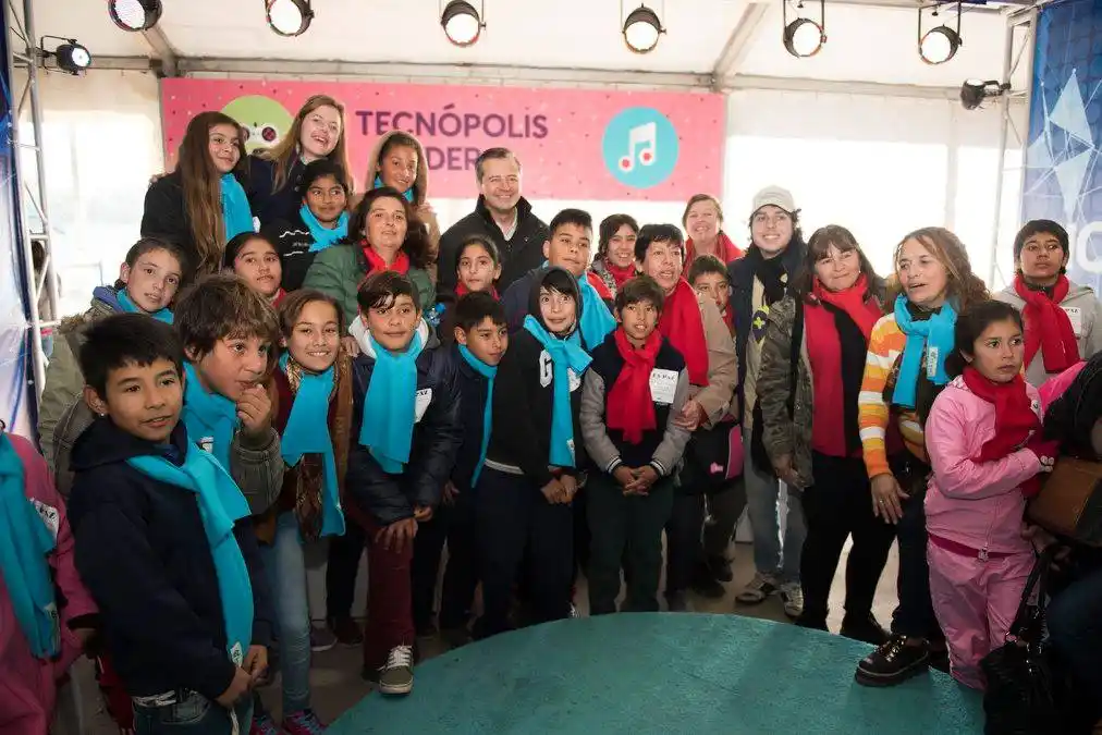 El vicegobernador Bahl visitó la mega muestra #TecnópolisFederal