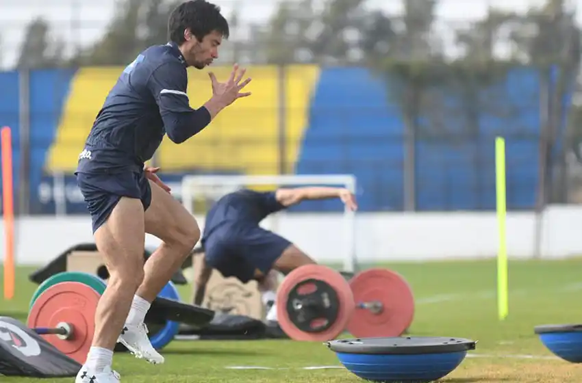 Cocca dio la lista de viajeros con algunas sorpresas