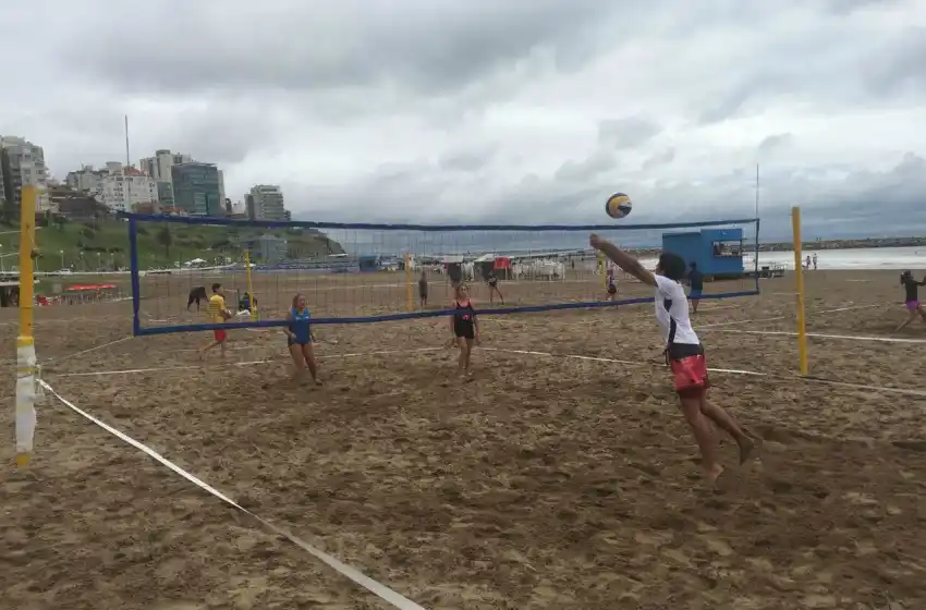 El EMDER lanzó el programa de playas deportivas 2018 en Bahía Varese