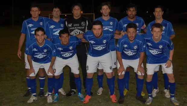 Deportivo jugó a voluntad y goleó al descendido Unión.