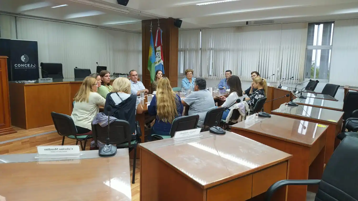 Egresados 2025: Padres se reunieron con el Concejo Municipal por los impuestos de SADAIC y AADI CAPIF - 1