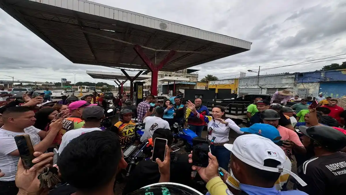 ¡NADA LA DETIENE! Maria Corina quiso echar gasolina en Cojedes, le cortaron la luz a la estación de servicio y esto respondió (+Videos)