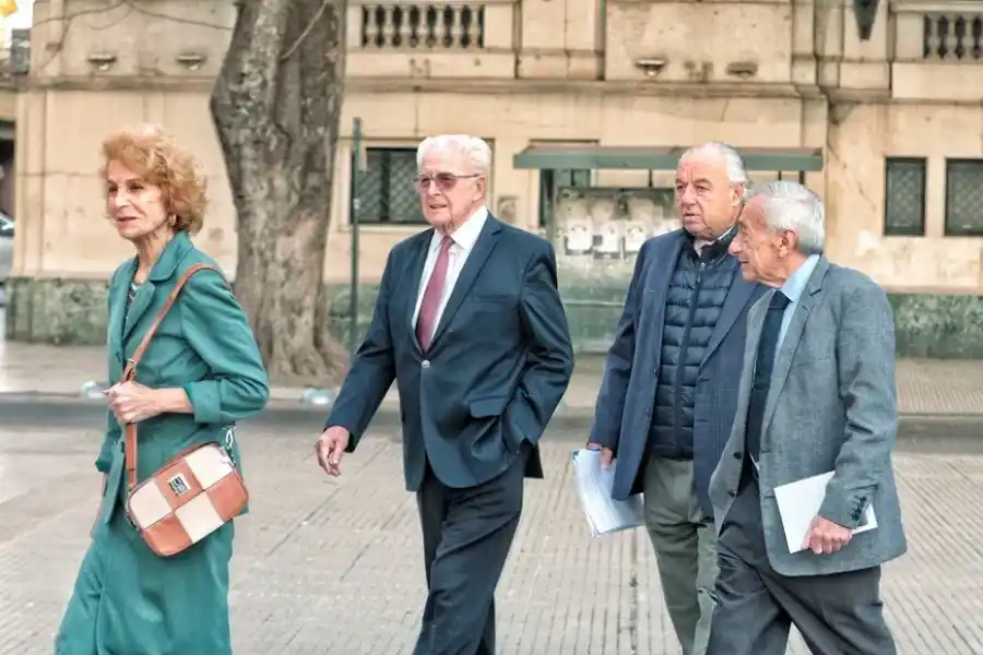 Encuentro de miembros de la Corte con el gobernador Pullaro