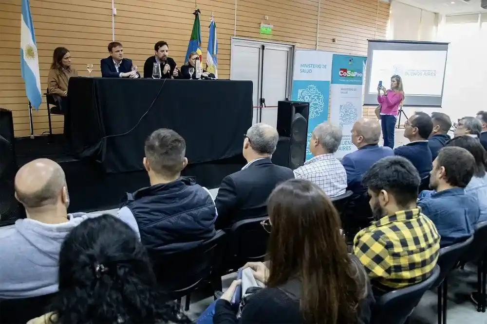 El encuentro estuvo encabezado por el ministro de Salud de la Provincia Nicolás Kreplak y contó con la participación del jefe comunal anfitrión Maximiliano Wesner  y del intendente Nelson Sombra.