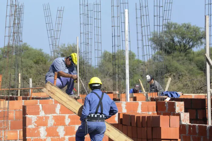 Aseguran que se perdieron más de 40.000 empleos de la construcción en la provincia