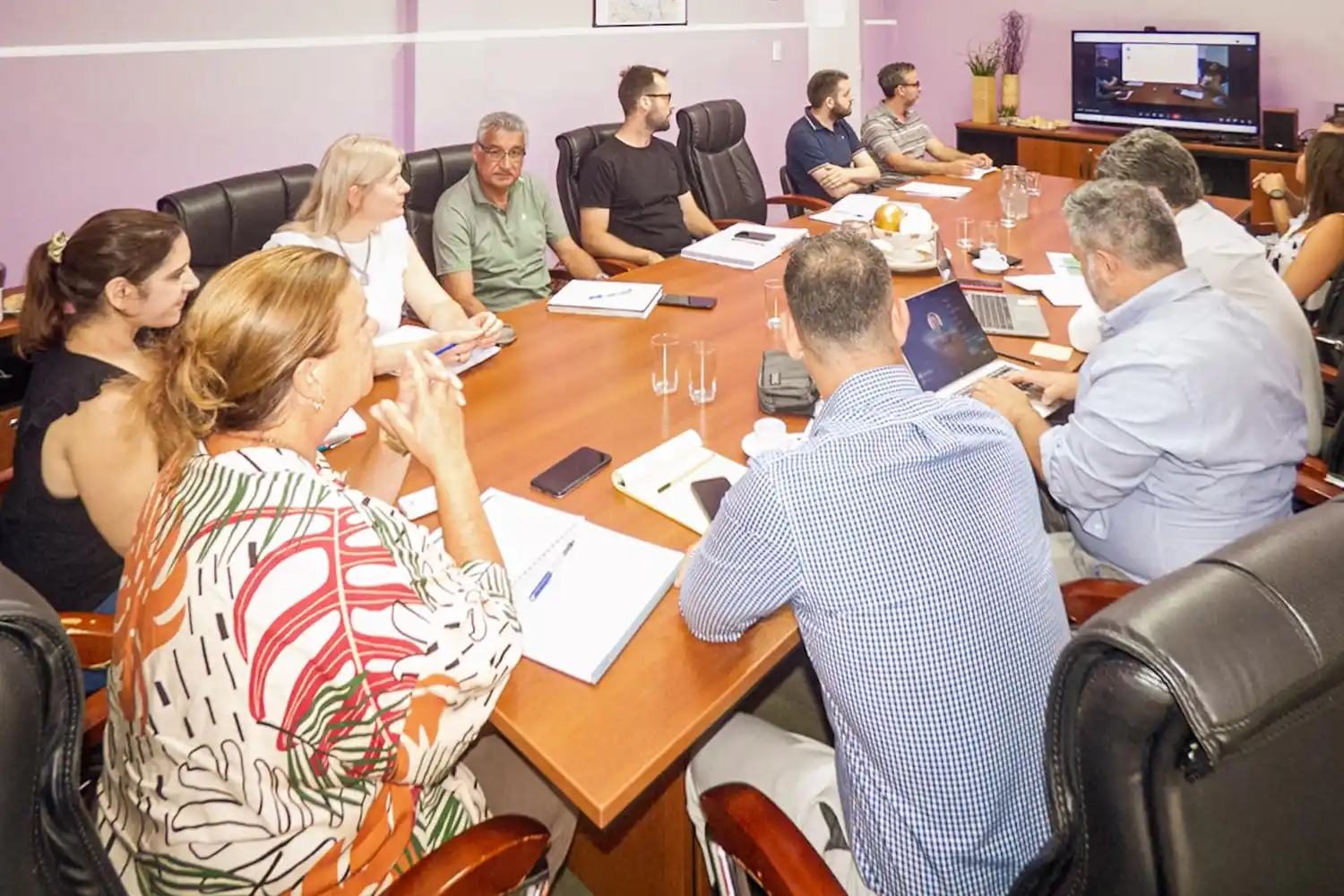 Gestiones para construir caminos productivos entre Paraná y Diamante con financiamiento internacional