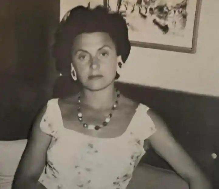 Obituario de Mabel Gaspard de Pfeiffer, la mujer que ayudó a remontar vuelvo a sus hijos Linda y Walter; la bella nadadora sampedrina.