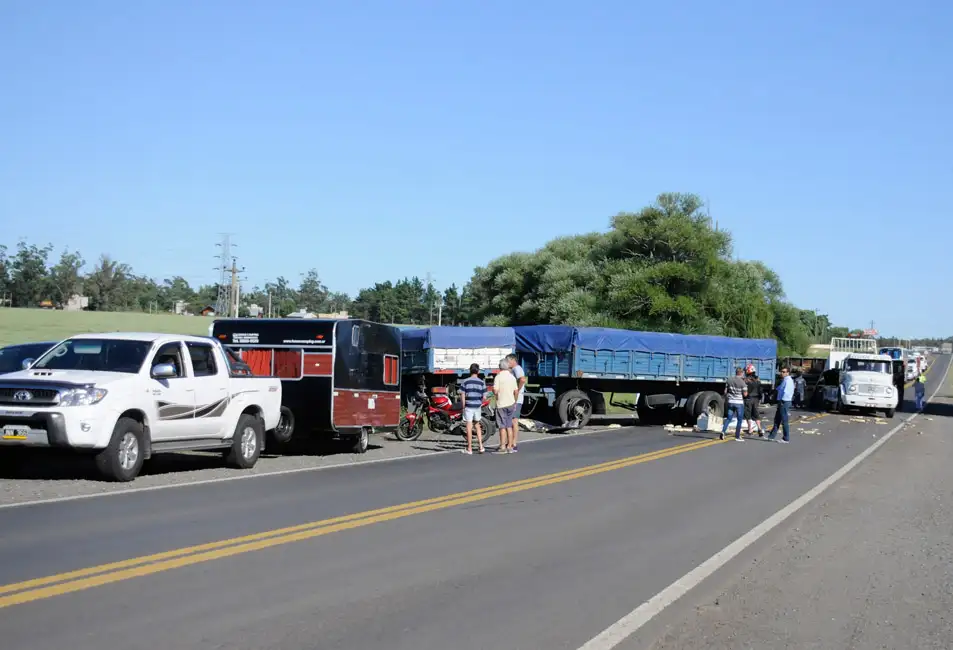 Impactante triple choque en la Ruta Nacional 226 sin heridos