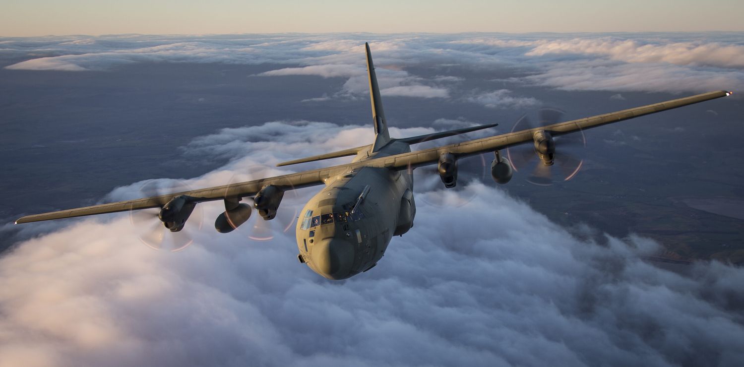 Gira de despedida del C-130 Hércules de la Real Fuerza Aérea