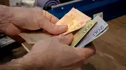 El gobierno decretó un escasa suba del salario mínimo, vital y movil: seguirá muy por debajo de la línea de indigencia