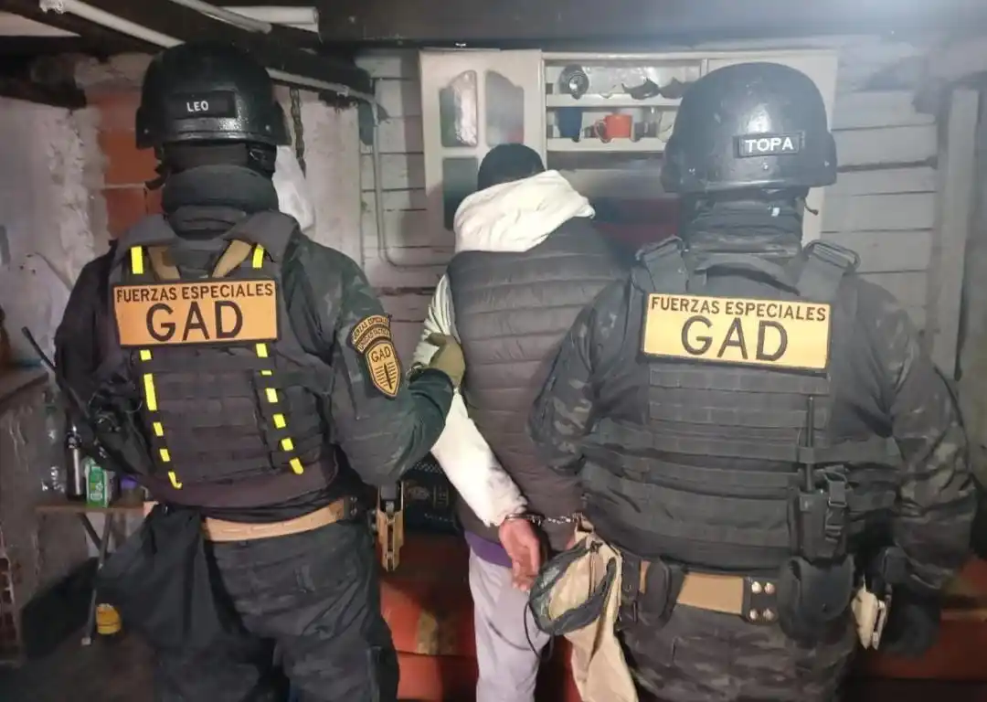 El joven fue detenido durante un allanamiento realizado en una vivienda de Gutenberg 9700.