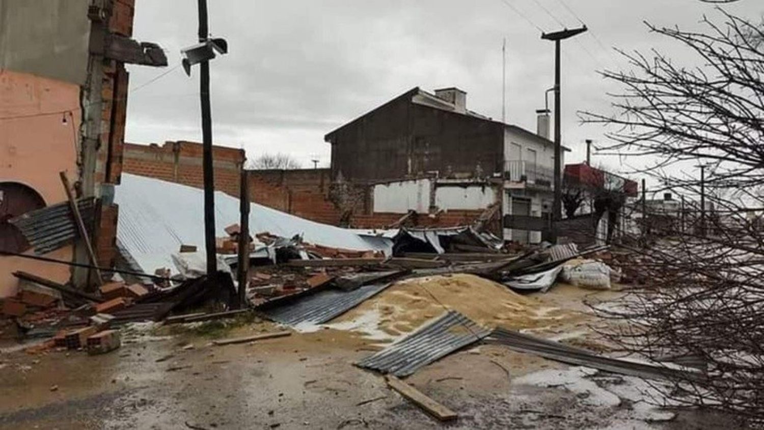 Saladillo epicentro del temporal de agua y granizo