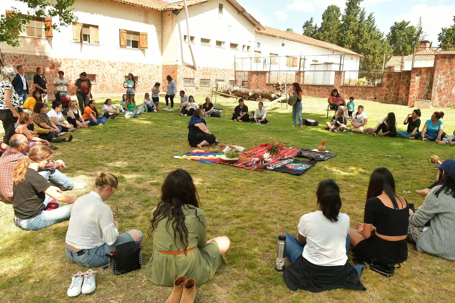 Las mujeres originarias protagonistas de debates sobre las memorias, cosmovisiones, derechos y problemáticas de sus comunidades