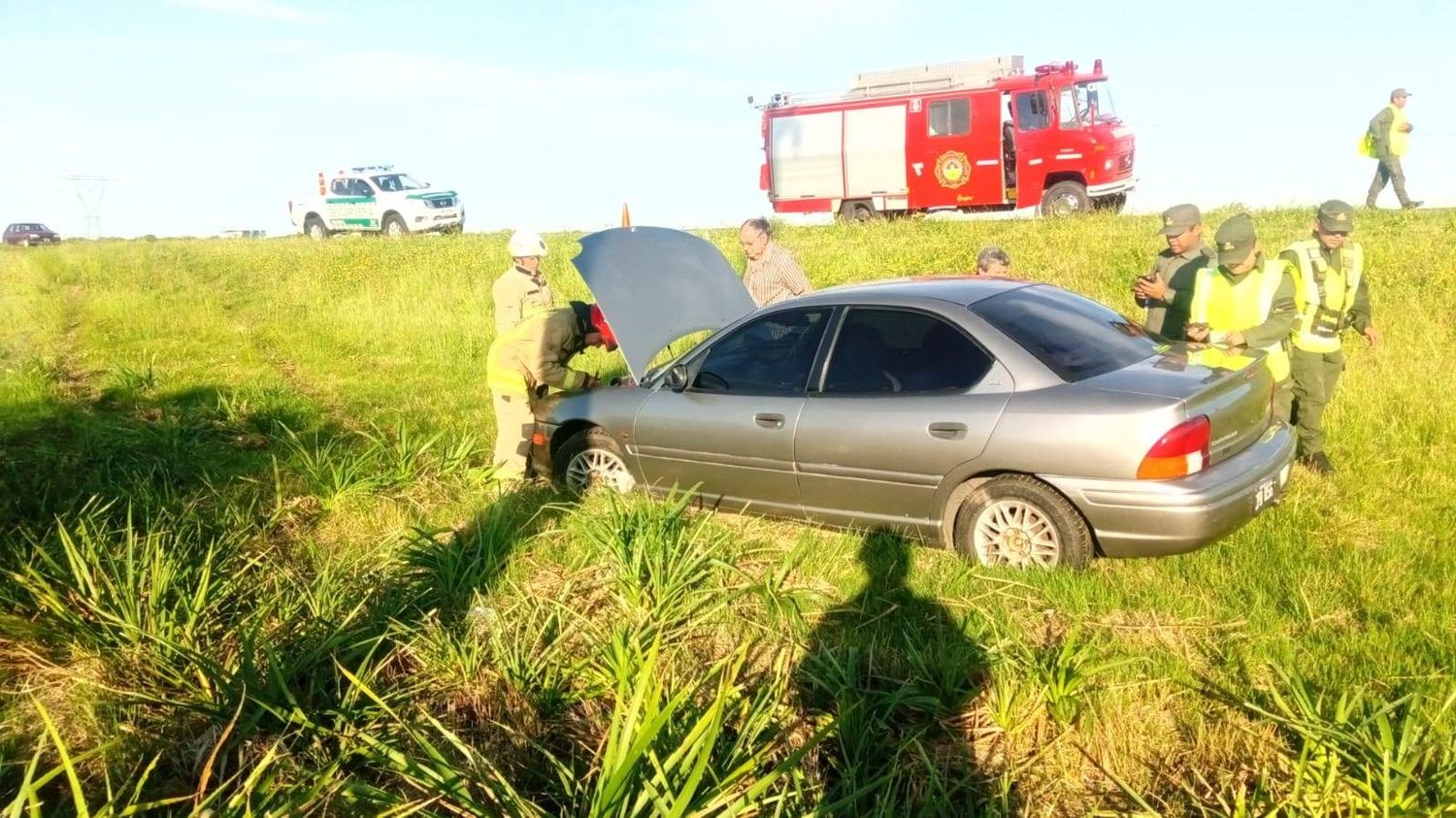 Despistó un auto en la Ruta 14: tres personas resultaron ilesas