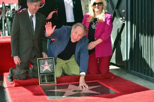 En 2017, George Segal recibió su estrella en el paseo de la fama. Foto: AFP