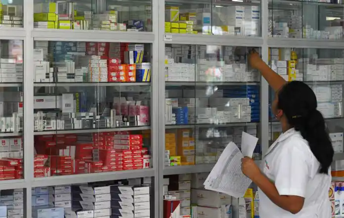 Los farmacéuticos dicen que “en ningún lugar” el precio de los medicamentos es libre